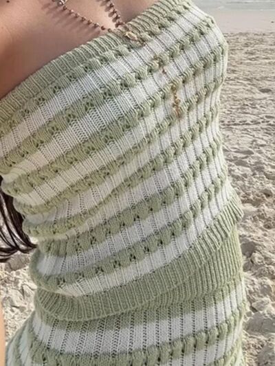 Conjunto de blusa e saia listrada contrastante