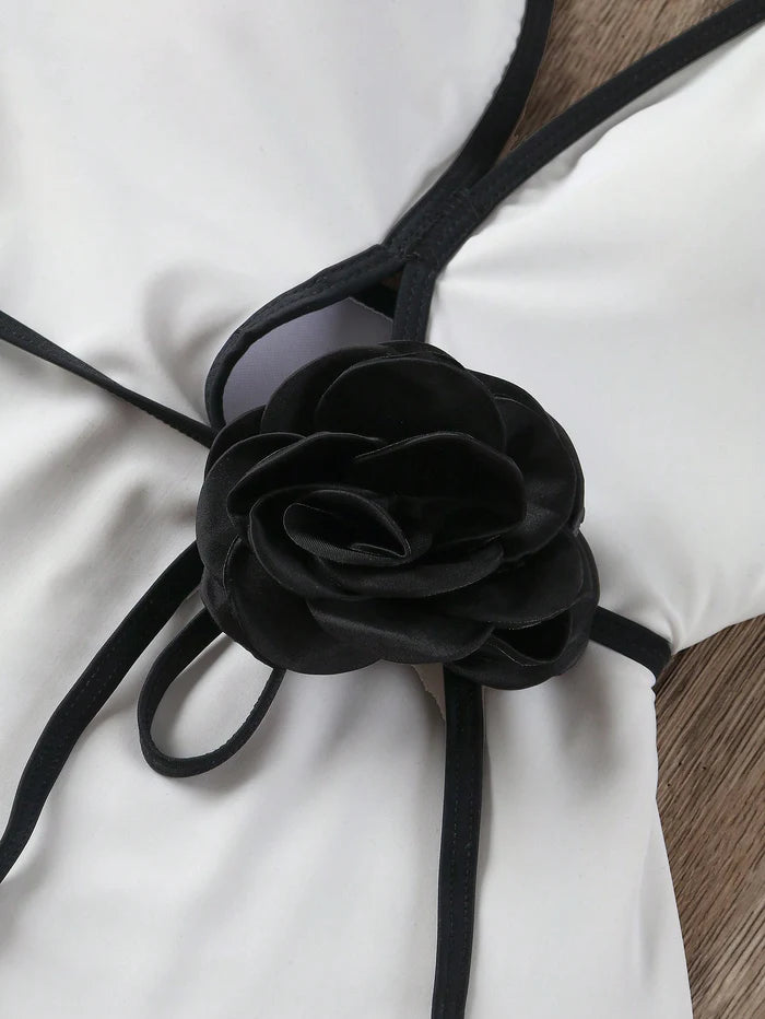 Maiô Style Decote Halter e Detalhe Flores
