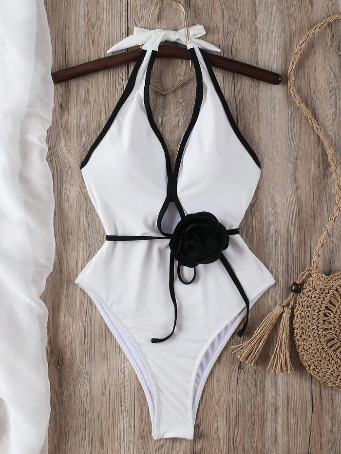 Maiô Style Decote Halter e Detalhe Flores