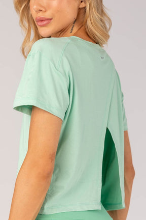 Blusa com Abertura Nas Costas (Chá Verde) | Ref: K4377-D