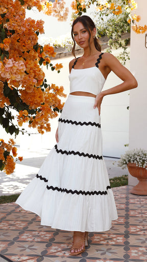 Conjunto de blusa e saia longa