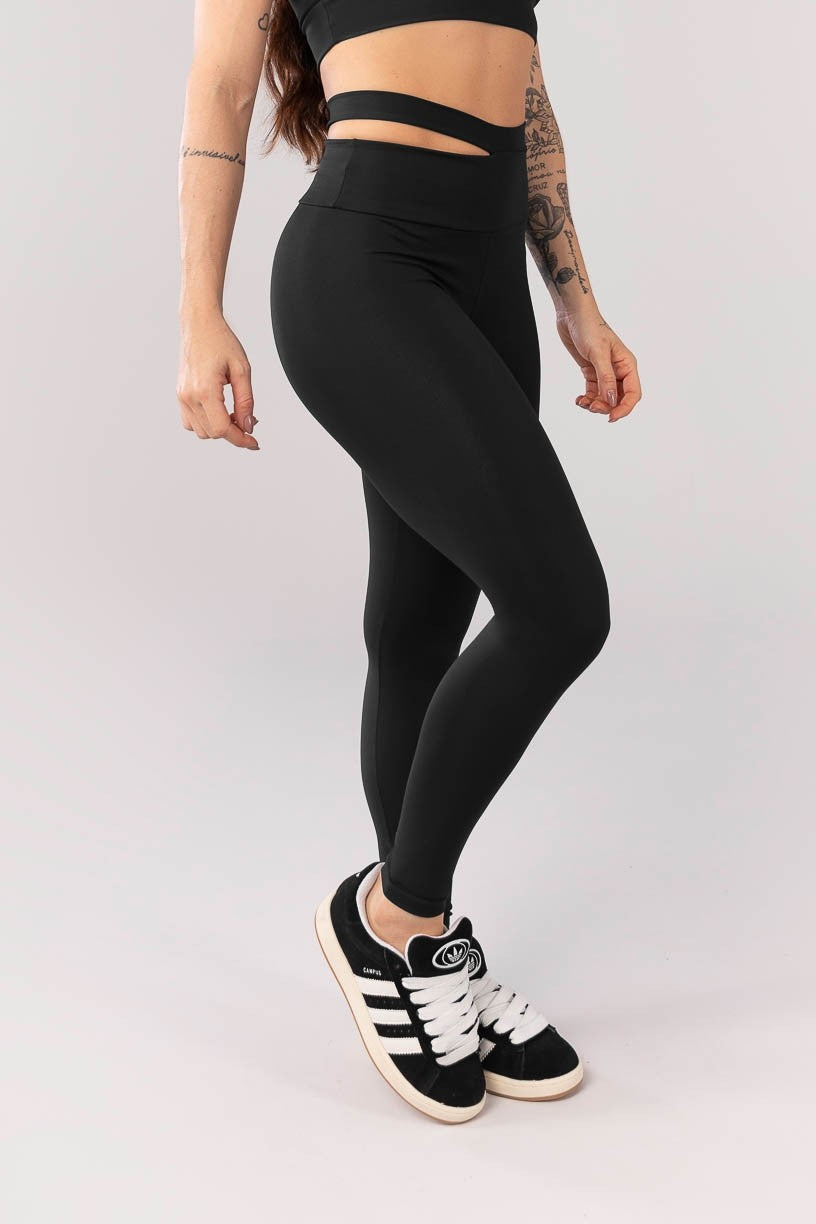 Calça Legging com Abertura no Cós (Preto) | Ref: K4084-A